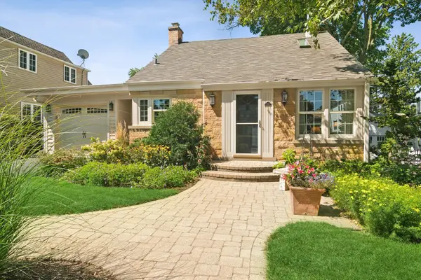 508 Division Street, Barrington, IL 60010