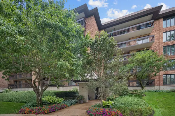 3851 Mission Hills Road #109, Northbrook, IL 60062