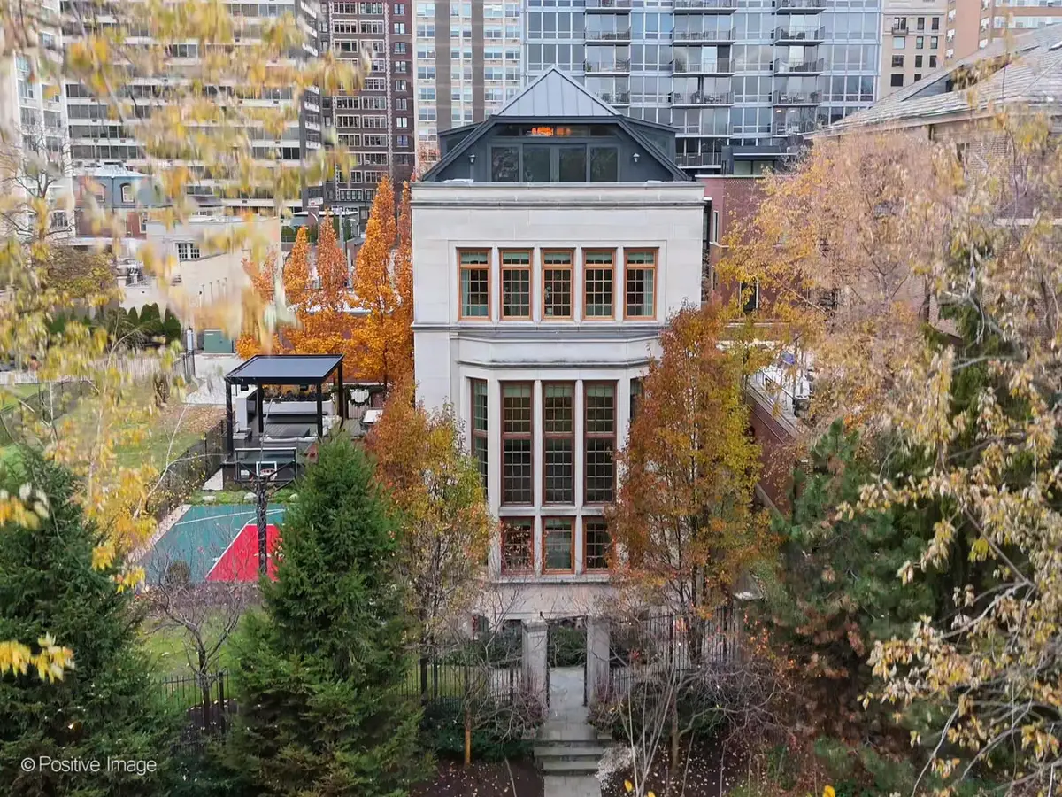 3024 N Lake Shore Drive, Chicago, IL 60657 - #1