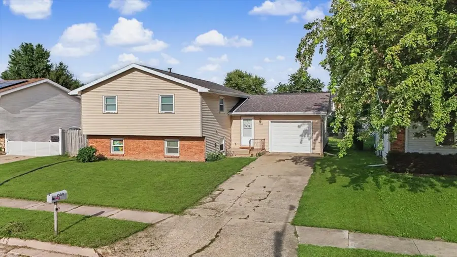 1300 N Motorola Drive, Pontiac, IL 61764 - #2