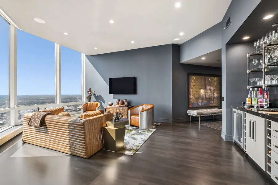 Address Withheld By Seller, Chicago, IL 60611 - #3