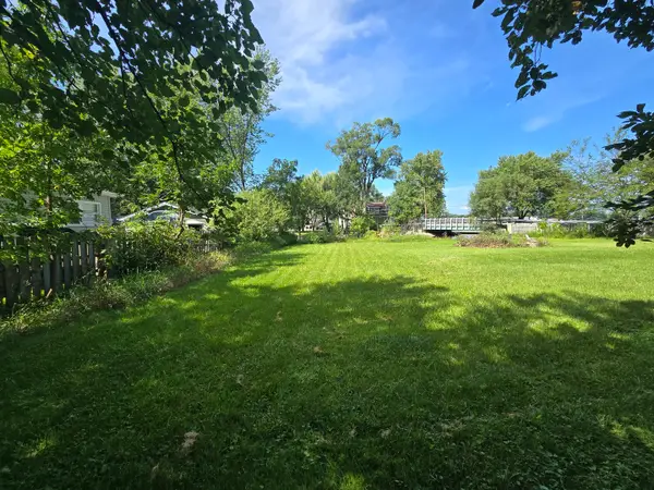 26432 N Willow Avenue, Mundelein, IL 60060