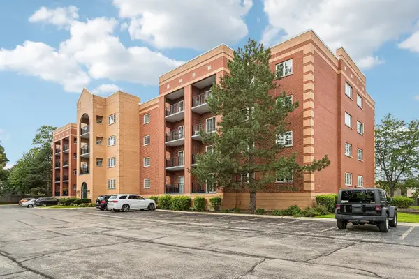 55 S Hale Street #108, Palatine, IL 60067