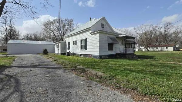 205 Shaw Street, Harrisburg, IL 62946