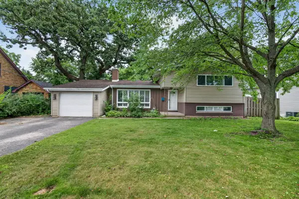 145 Dole Avenue, Crystal Lake, IL 60014