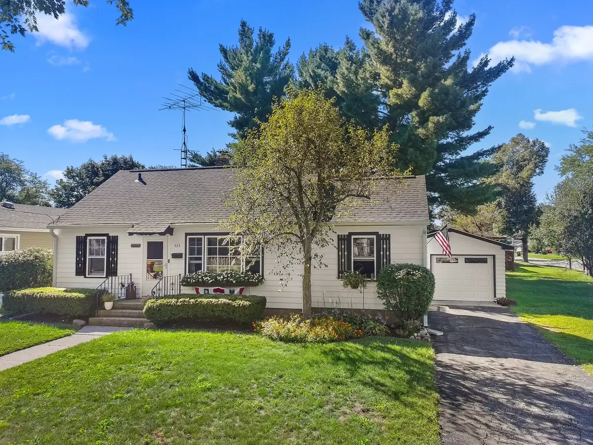 523 Highland Avenue, Woodstock, IL 60098 - #1