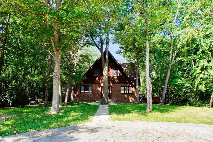28480 N Oak Knoll Road, McHenry, IL 60051 - #3