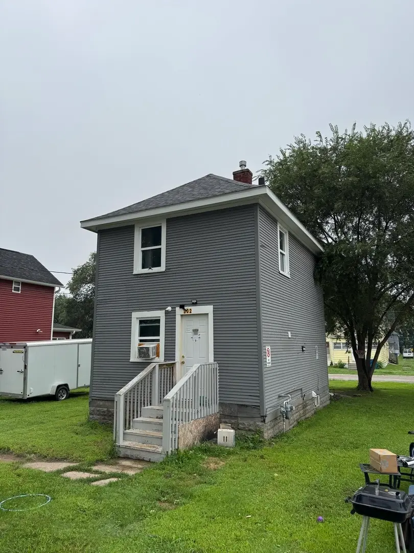302 12th Street, East Moline, IL 61244 - #3