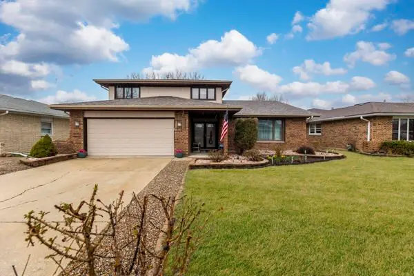 8058 Circle Drive, Palos Hills, IL 60465 - #2