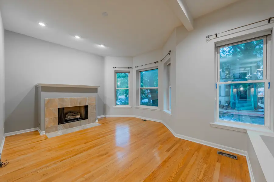 1017 W Dakin Avenue #1, Chicago, IL 60613 - #2