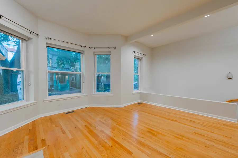 1017 W Dakin Avenue #1, Chicago, IL 60613 - #3