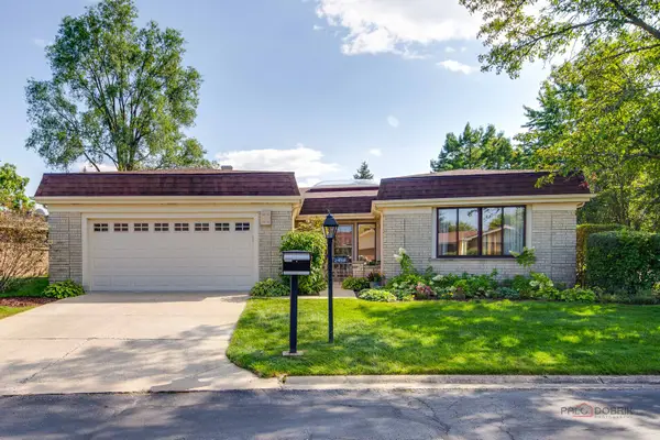 2457 Seville Circle, Northbrook, IL 60062