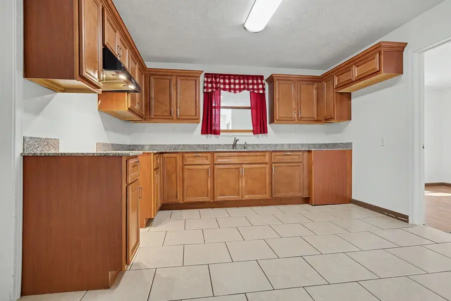 306 W Main Street, Stanford, IL 61774 - #2
