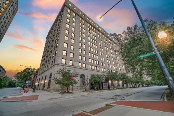 2100 N Lincoln Park West Avenue #7FN, Chicago, IL 60614