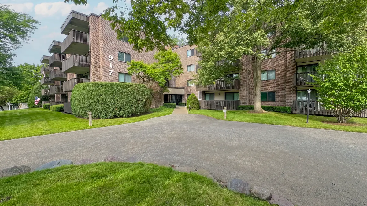 917 Vose Drive #102, Gurnee, IL 60031 - #1