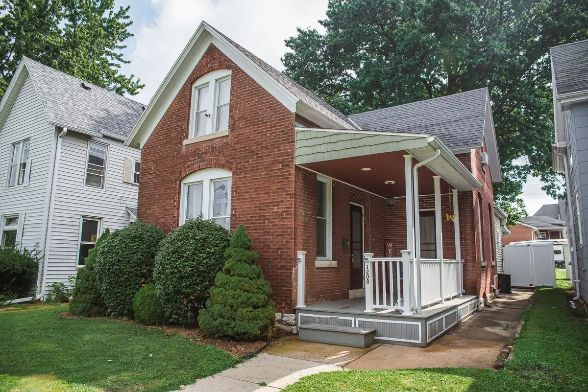 1208 N 9th Street, Quincy, IL 62301 - #1