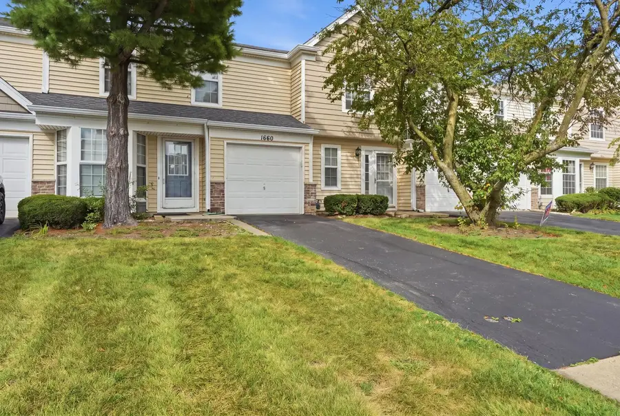 1660 College Green Drive, Elgin, IL 60123 - #2