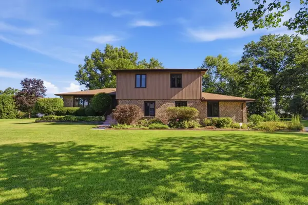 900 Saint Andrews Way, Frankfort, IL 60423