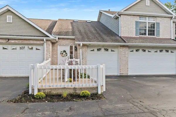 3853 South Pointe Drive #B, DeKalb, IL 60115