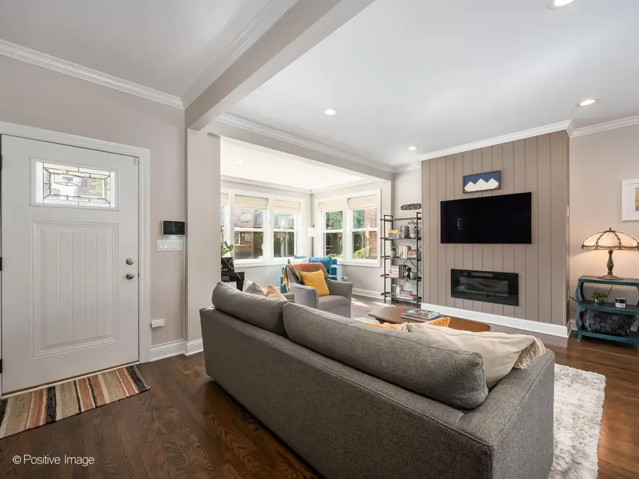 4324 N Sawyer Avenue, Chicago, IL 60618 - #3