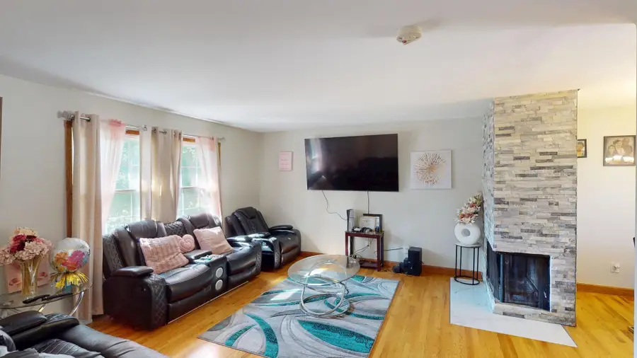 18099 W Valley Drive, Grayslake, IL 60030 - #3