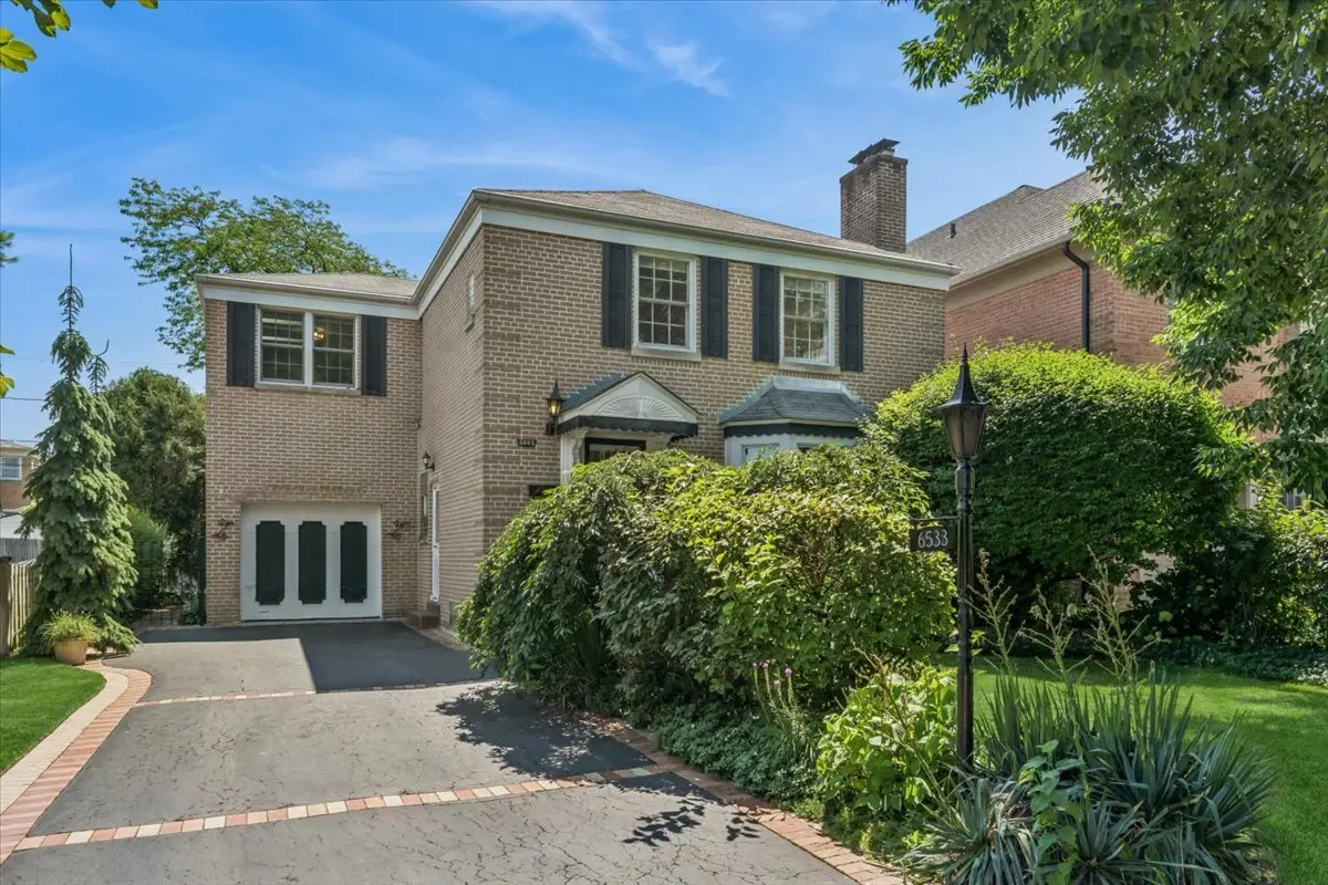 6533 N Christiana Avenue, Lincolnwood, IL 60712 - #1