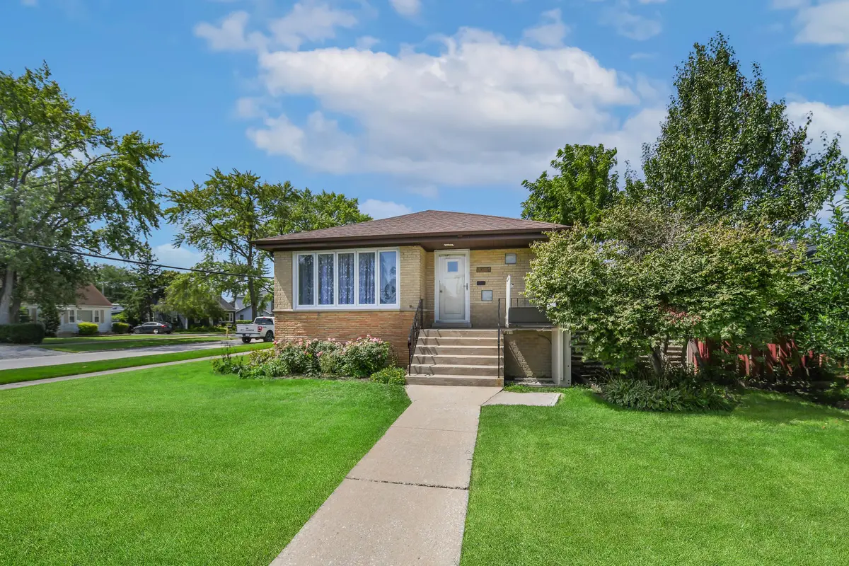 8044 Menard Avenue, Burbank, IL 60459 - #1