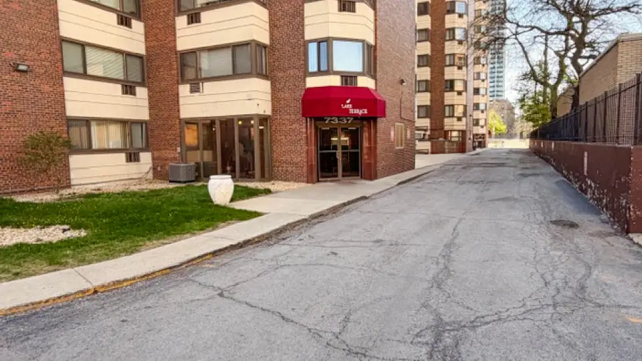 7337 S South Shore Drive #1112, Chicago, IL 60649 - #3