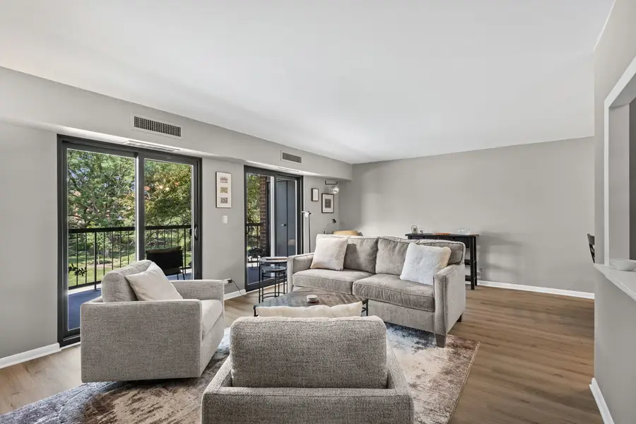 1605 E Central Road #211B, Arlington Heights, IL 60005 - #3