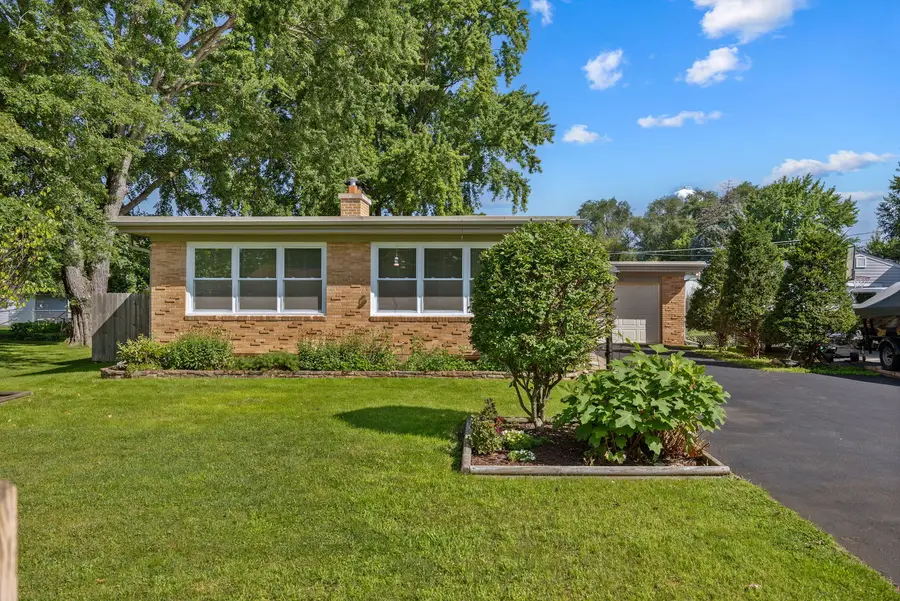 510 E Spring Avenue, South Elgin, IL 60177 - #2