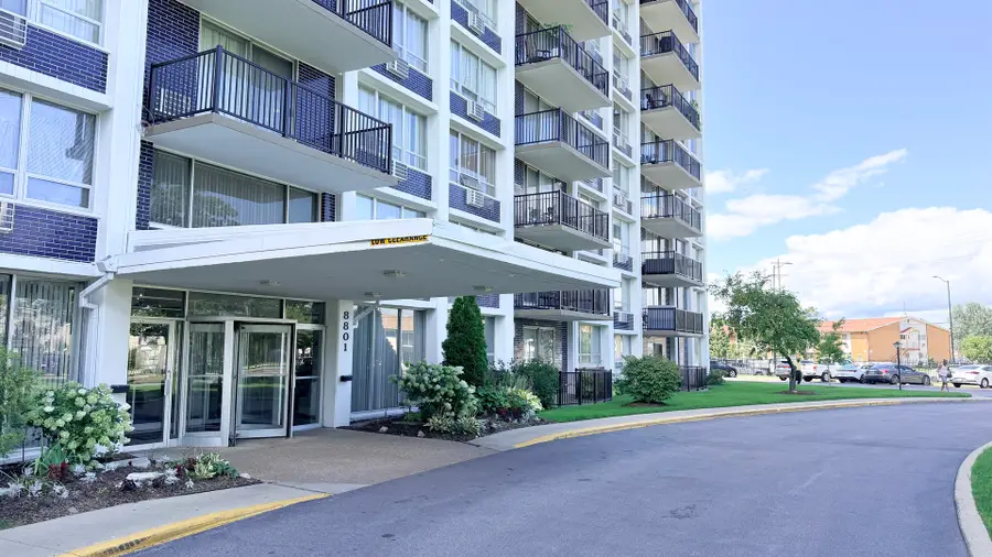 8801 W Golf Road #10B, Niles, IL 60714 - #2