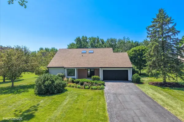 13 Chipping Campden Drive, South Barrington, IL 60010