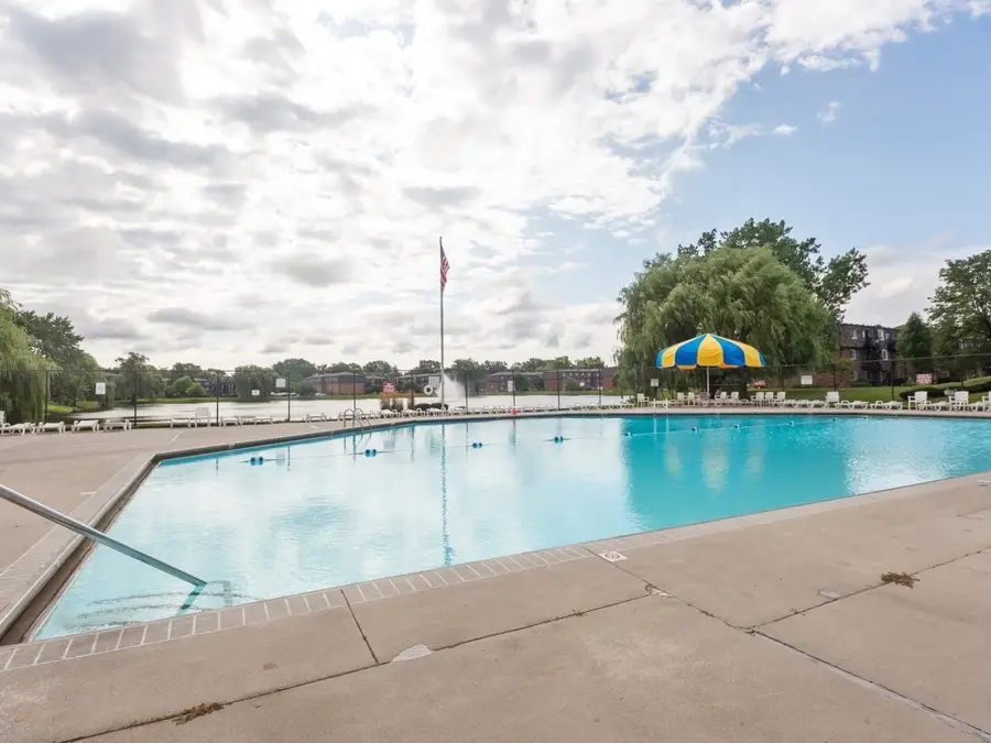 9388 Bay Colony Drive #2N, Des Plaines, IL 60016 - #3