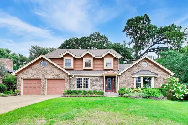 8751 Carlisle Court, Darien, IL 60561