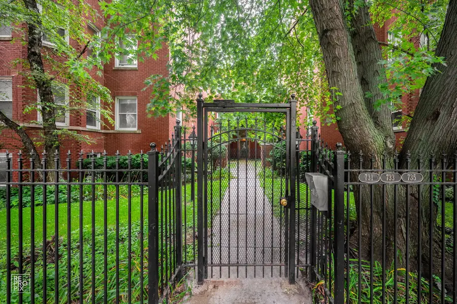 731 W Bittersweet Place #2S, Chicago, IL 60613 - #2