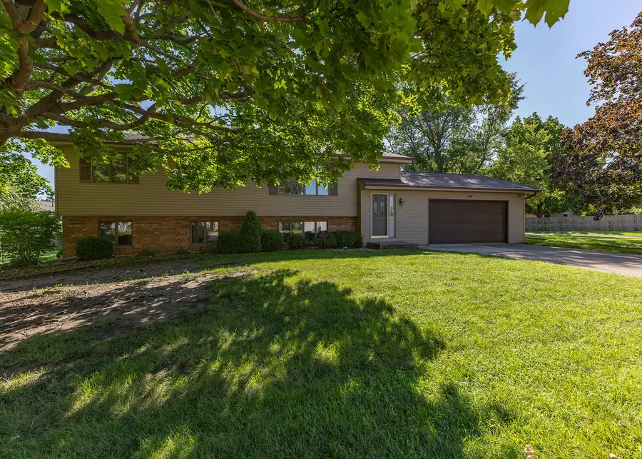822 Hickory Street, Geneseo, IL 61254 - #3