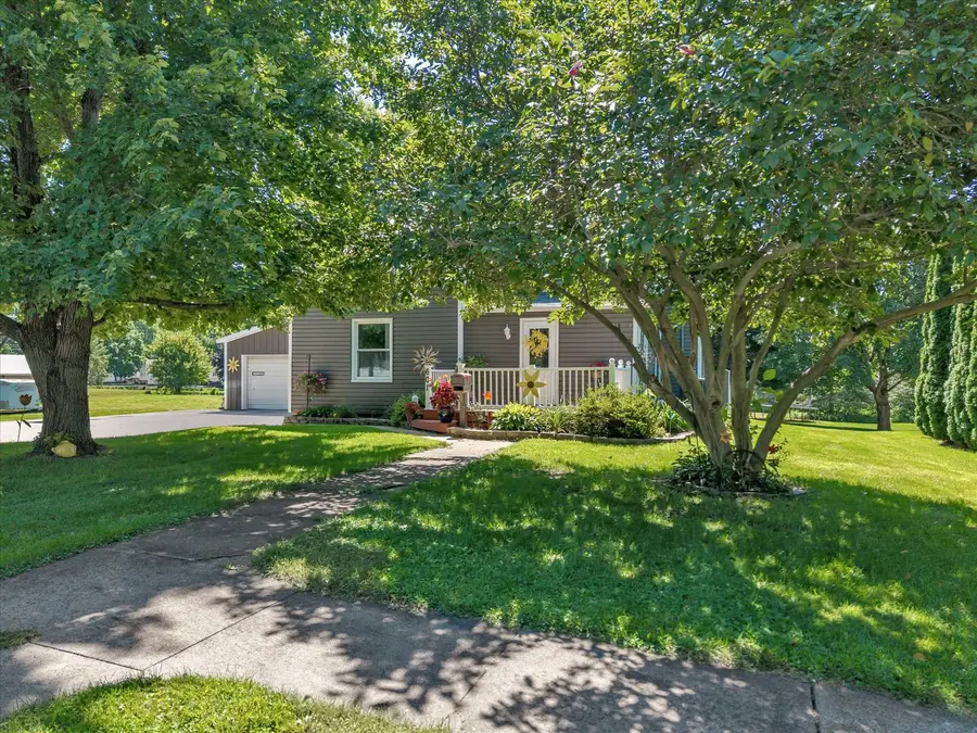 601 W Court Street, Cambridge, IL 61238 - #2
