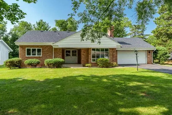 5803 Clarendon Drive, Rockford, IL 61114