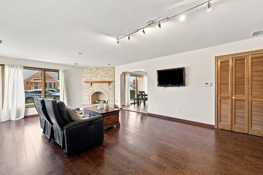 2530 N 74th Avenue #1, Elmwood Park, IL 60707 - #2