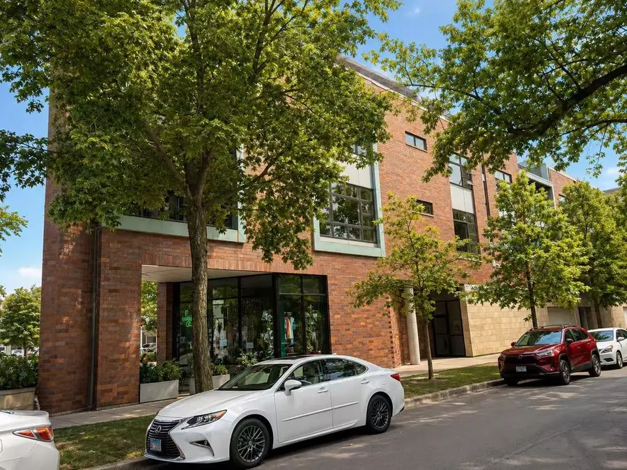 3741 N Wolcott Avenue #12, Chicago, IL 60613 - #2