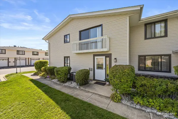 131 Fairlane Court, Bloomingdale, IL 60108