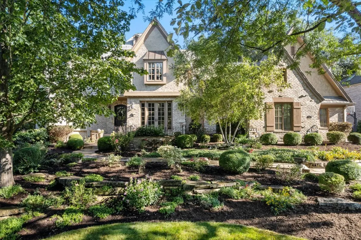 3202 Royal Fox Drive, Saint Charles, IL 60174 - #1