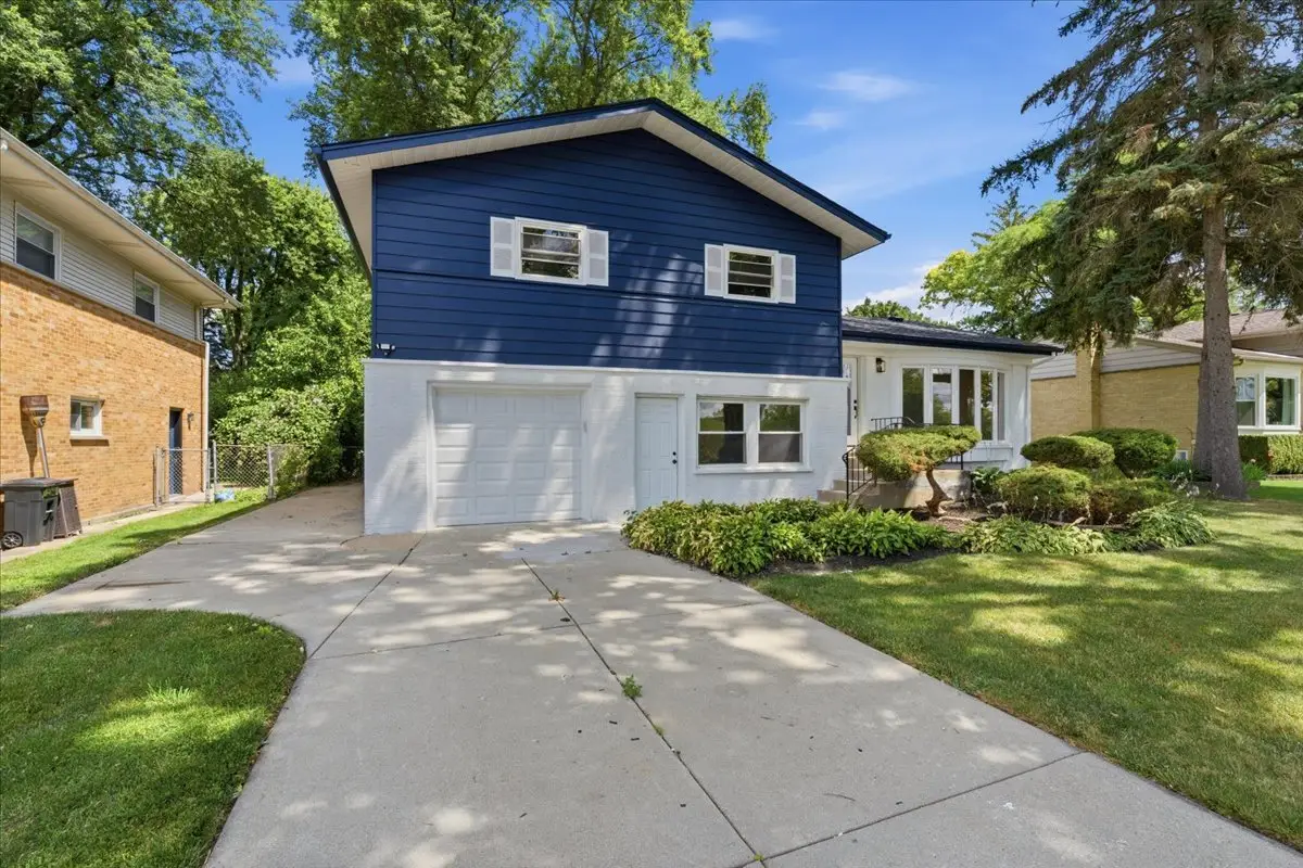 10 Linden Avenue, Buffalo Grove, IL 60089 - #1