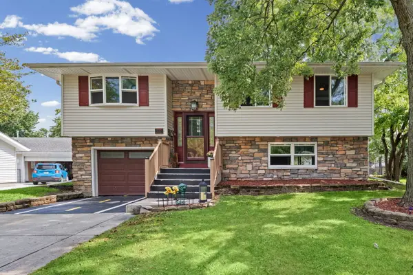 933 Webster Lane, Schaumburg, IL 60193