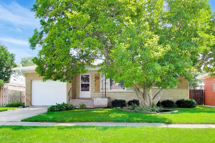 909 Worcester Avenue, Westchester, IL 60154 - #3