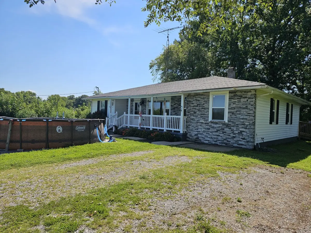 309 N Main Street, Ina, IL 62846 - #1
