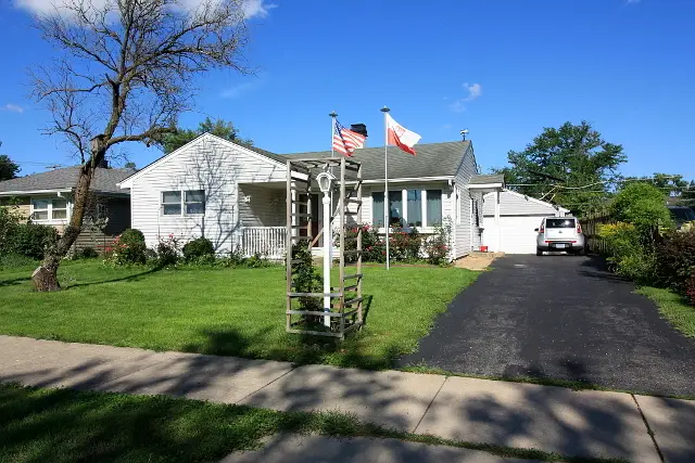 2213 Cedar Street, Des Plaines, IL 60018 - #2