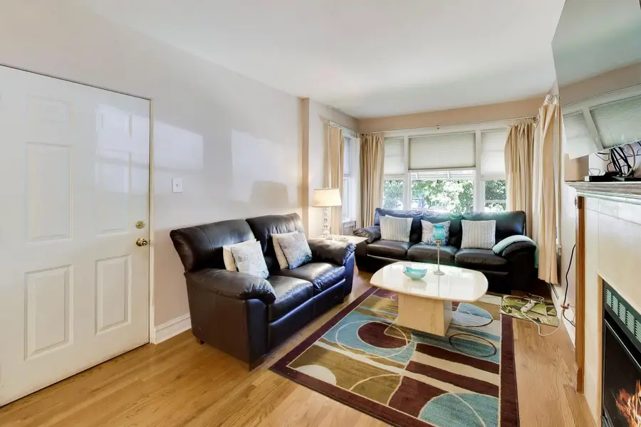 4252 N Whipple Street, Chicago, IL 60618 - #2