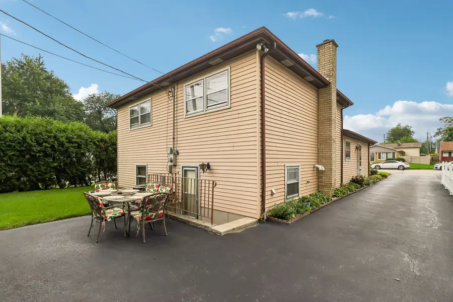 5441 S Ashland Avenue, Countryside, IL 60525 - #3