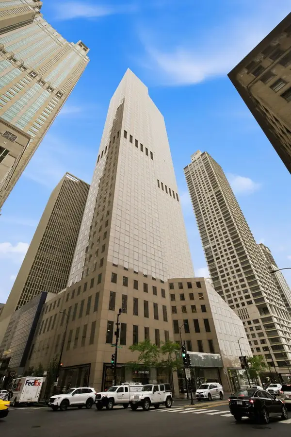 950 N Michigan Avenue #4704, Chicago, IL 60611